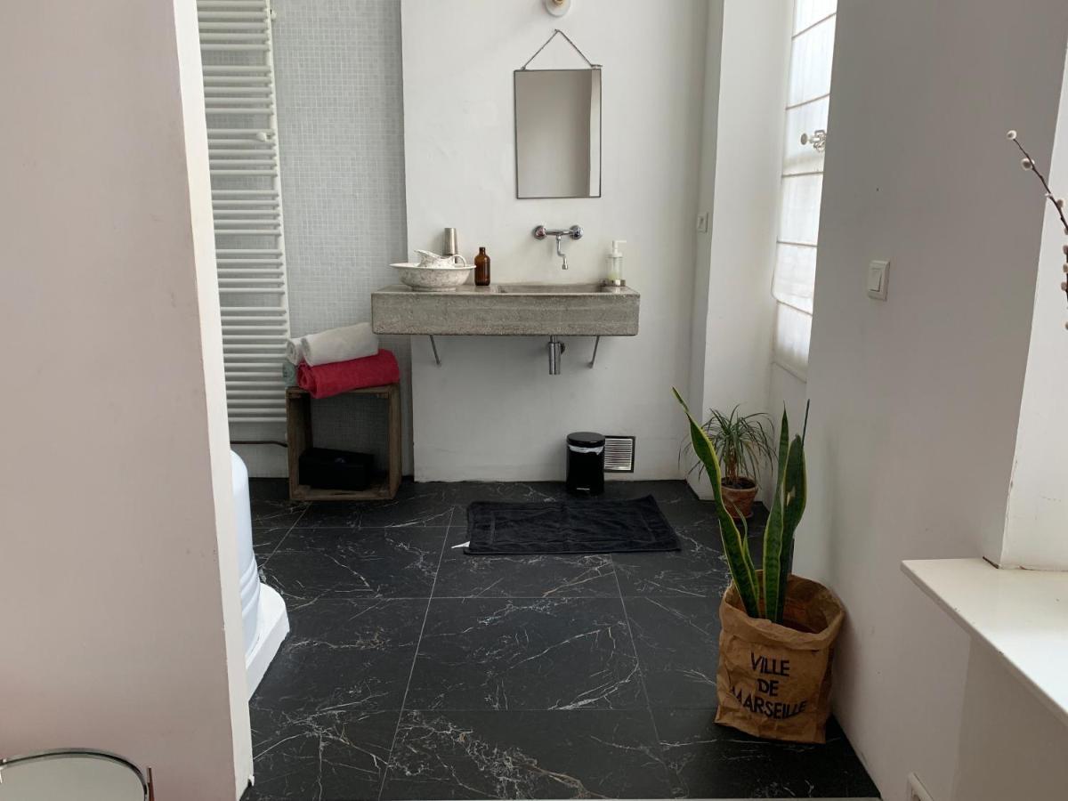 Bed and Breakfast Liberte Марсель Экстерьер фото